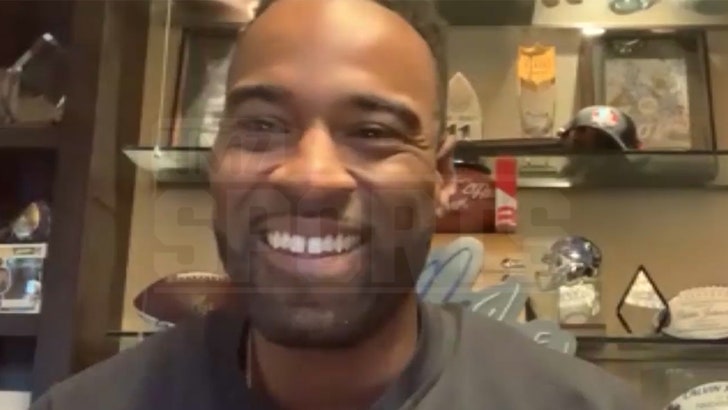 Calvin Johnson dice che Roman Reigns è stato "un duro" in GT, la carriera in WWE non è sorprendente

