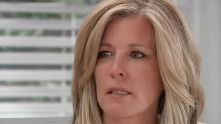 Laura Wright nel ruolo di Carly in General Hospital