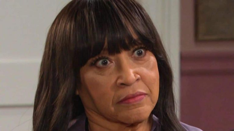 Jackée Harry nel ruolo di Paulina Price in Days