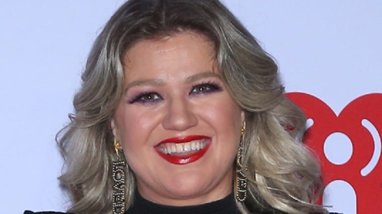 Kelly Clarkson sul tappeto rosso