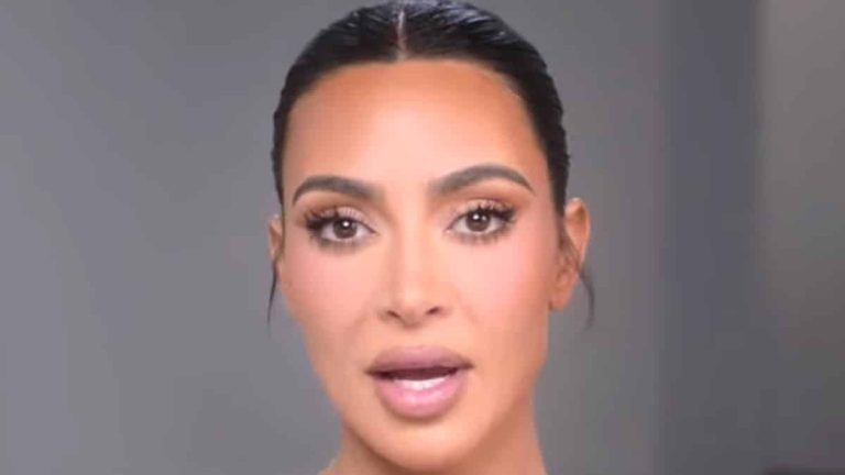 La faccia di Kim Kardashian scattata dai Kardashian su Hulu