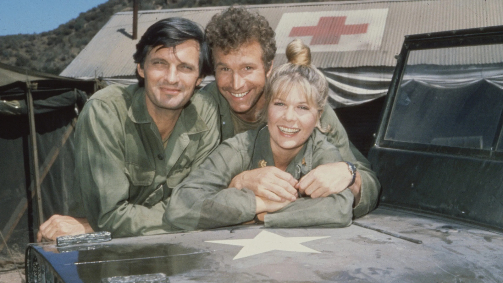 Pezzi della storia di M*A*S*H sono sepolti da qualche parte sotto il lotto della CBS