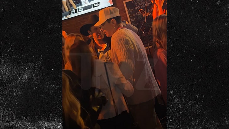 Tom Sandoval lascia il bar con la donna misteriosa, Scandoval Ancient History
