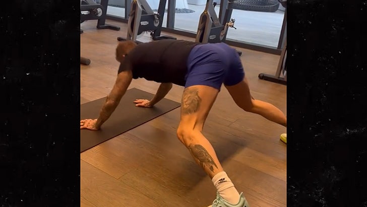 Victoria Beckham condivide il video ravvicinato di David Beckham che si allena, fan entusiasti