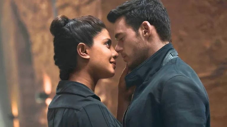 Nadia Sinh (Priyanka Chopra) e Mason Kane (Richard Madden) hanno un momento romantico nella prima stagione di Citadel