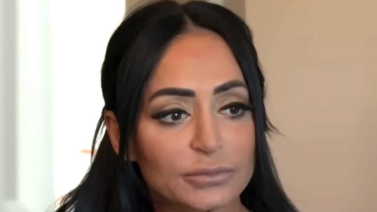 Foto del volto di Angelina Pivarnick dallo spin-off delle vacanze in famiglia di Jersey Shore su mtv