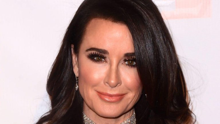 Kyle Richards alla festa della première della stagione 8 di Real Housewives of Beverly Hills.