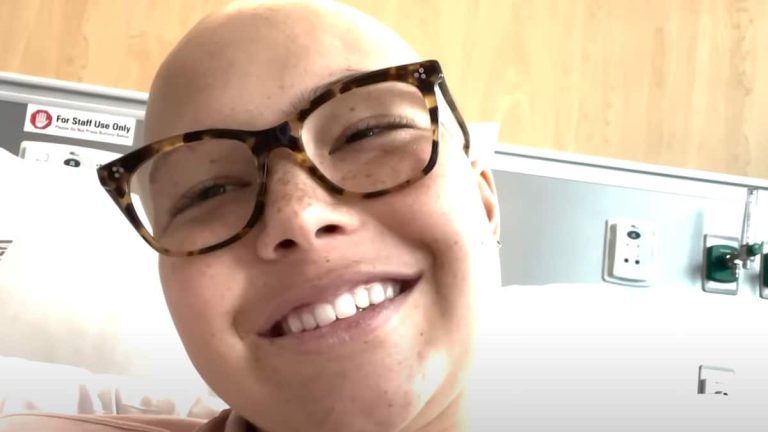 Il volto della figlia Isabella di Michael Strahan ripreso dall'aggiornamento video dell'ospedale