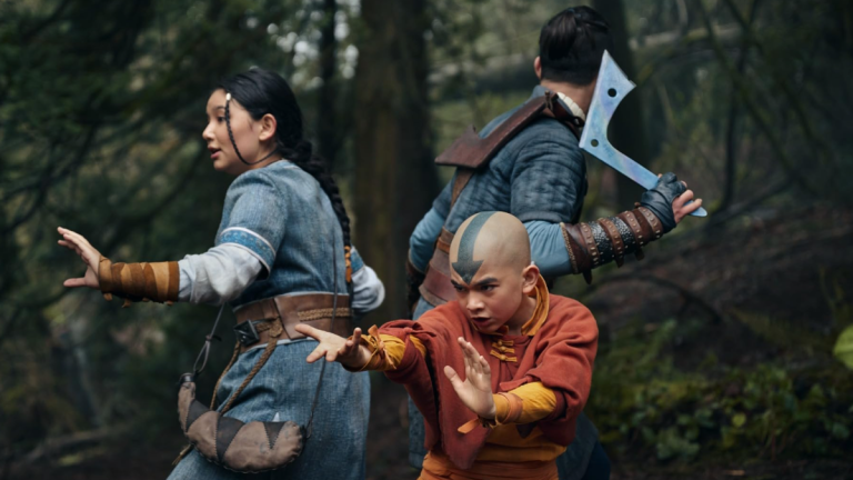 Soka (Ian Ousley), Aang (Gordon Cormier) e Katara (Kiawentiio) in Avatar di Netflix: The Last Airbender