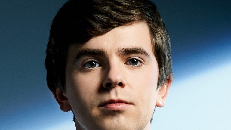 Freddie Highmore promuove The Good Doctor.