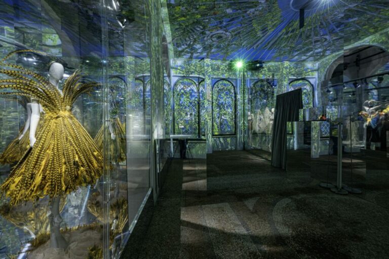 Mostra “Rara Avis. Moda in volo” a Roma