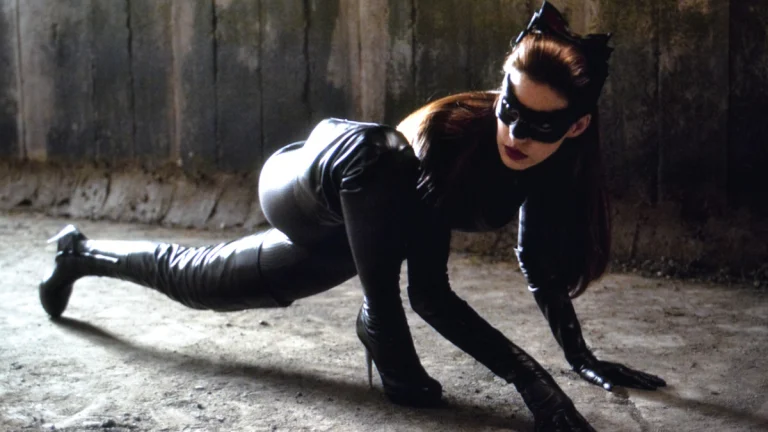 Anne Hathaway nel ruolo di Catwoman in Il Cavaliere Oscuro Il Ritorno