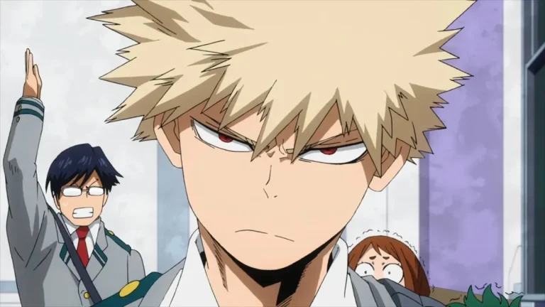 Katsuki Bakugo sembra arrabbiato nella prima stagione di My Hero Academia.