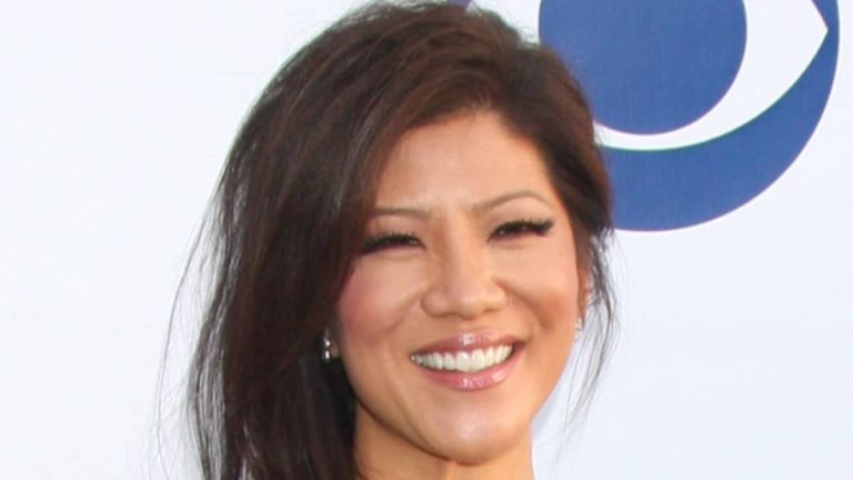 Julie Chen Capelli spettinati