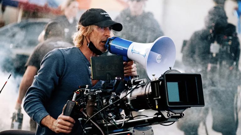 Il primo show Netflix di Michael Bay avrà come protagonista Patrick Stewart nei panni di un'ascia parlante demoniaca