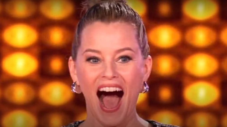 elizabeth banks faccia ripresa da press your luck su abc