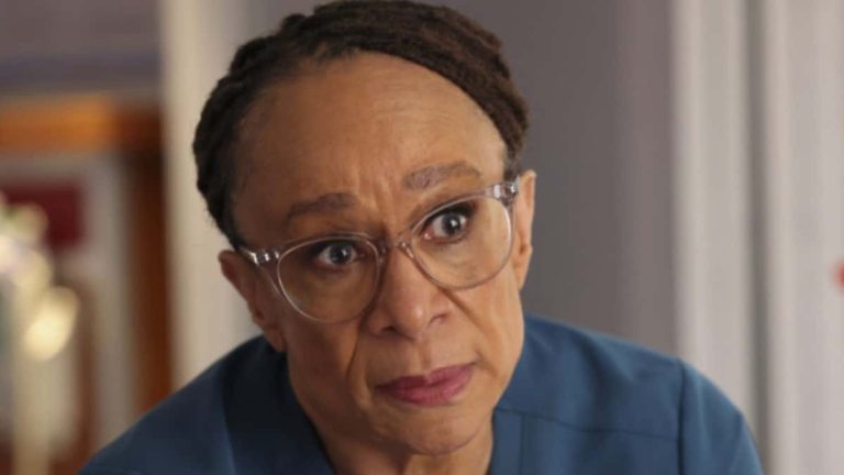 S Epatha Merkerson Chicago Med 10