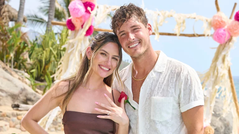 Eek, una bellezza di "Bachelor in Paradise" vede somiglianze tra Bozo Devin Strader di "Bachelorette" e il suo ex fidanzato