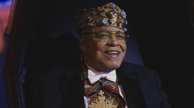 James Earl Jones in Il principe cerca figlio 2