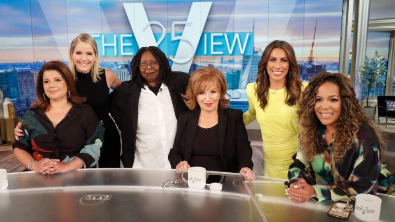 Qual è lo stipendio di Whoopi Goldberg per 'The View'?